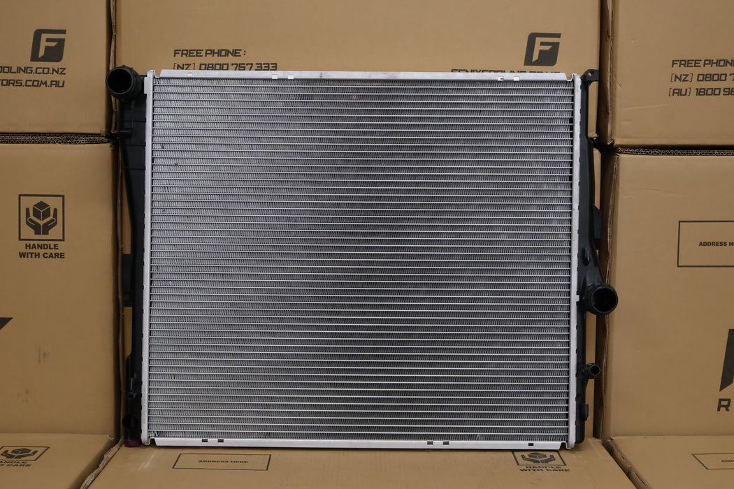 BMW X3 E83 Radiator (JAN/2004 - MAR/2011).