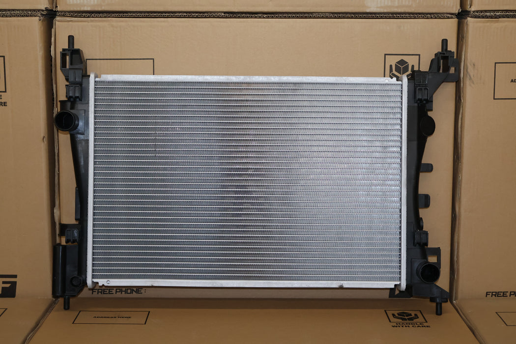 Fiat Punto 1.4 4cyl Non Turbo Petrol Radiator (JUL/2006 - MAY/2010).