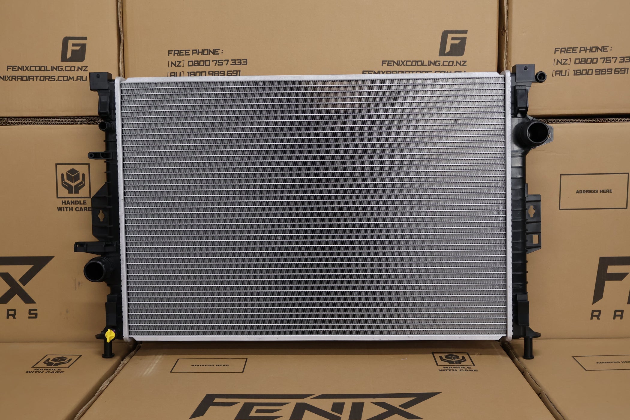 Land Rover Freelander 2 Radiator (OCT/2006 - OCT/2014). — fenixautoparts