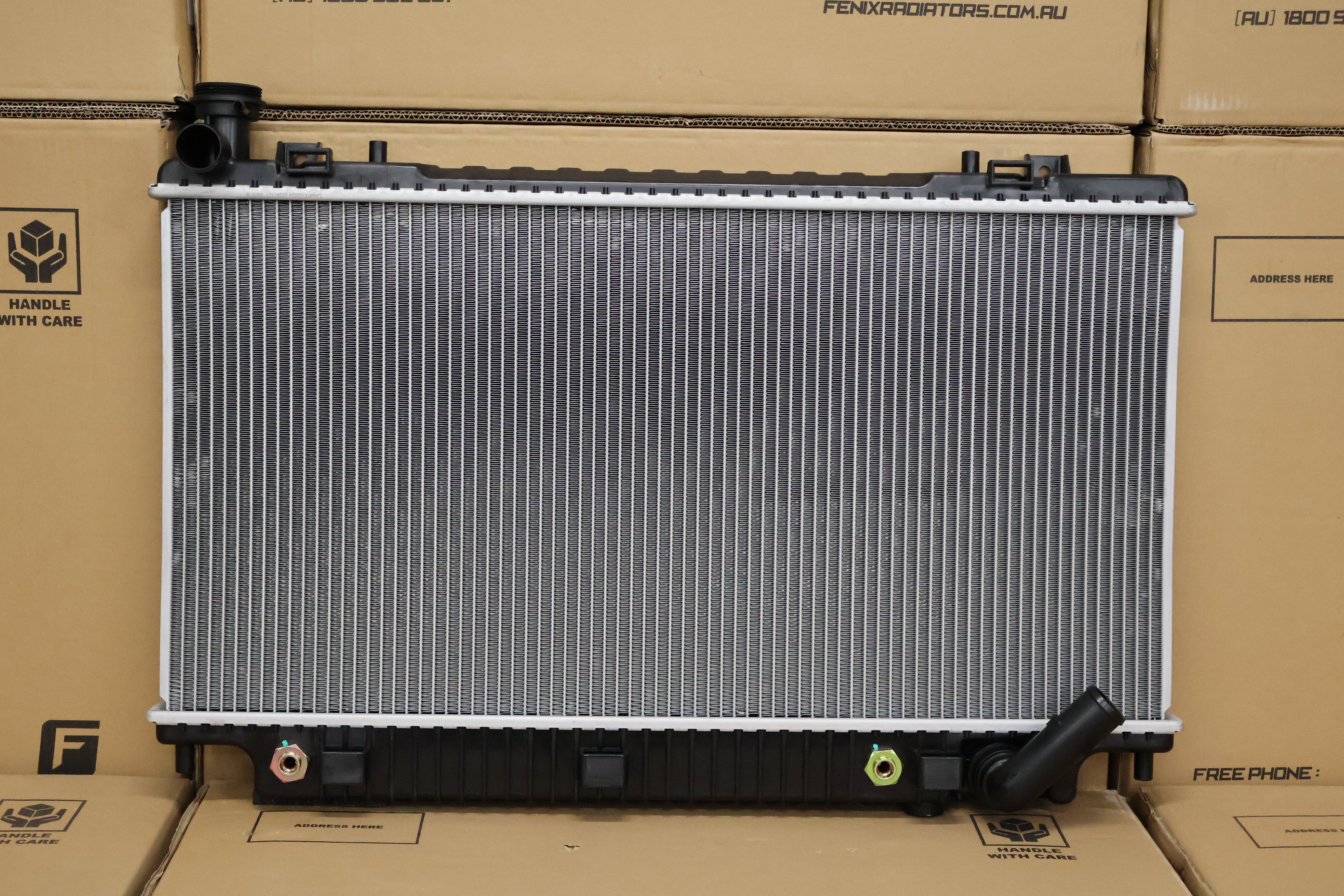 Holden Calais VE V8 Radiator (Series 1). — fenixautoparts
