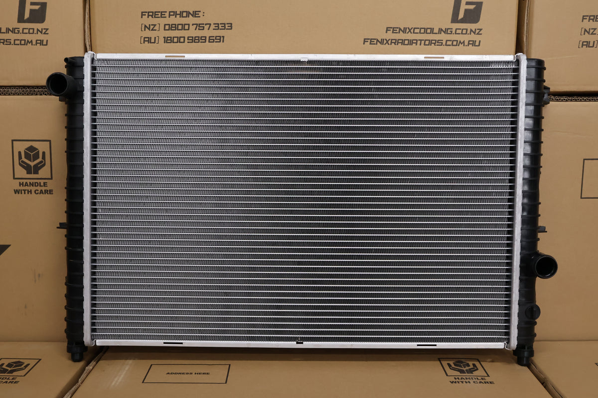 Landrover Discovery 2 Petrol Radiator (NOV/1998 - JUN/2004). — Fenix ...