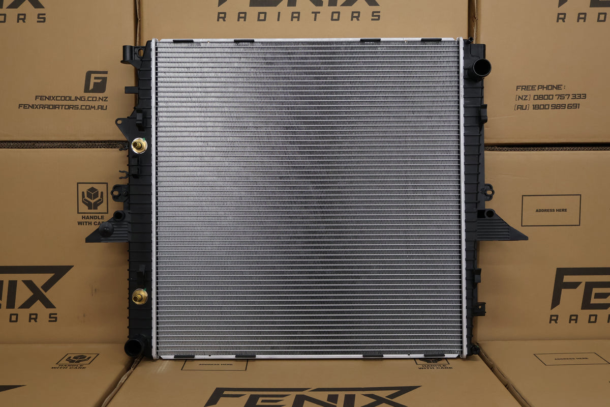 Landrover Discovery 3 Petrol Radiator (JUL/2004 - SEP/2009). — Fenix ...