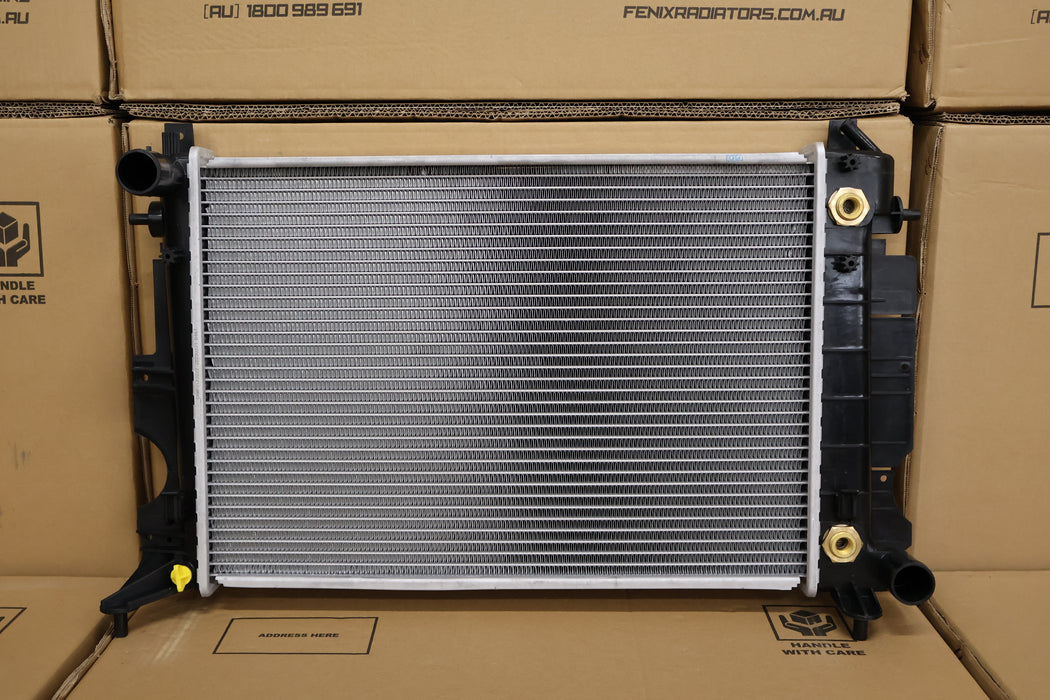 Saab 900 Petrol Radiator (JUL/1993 - FEB/1998). — fenixautoparts