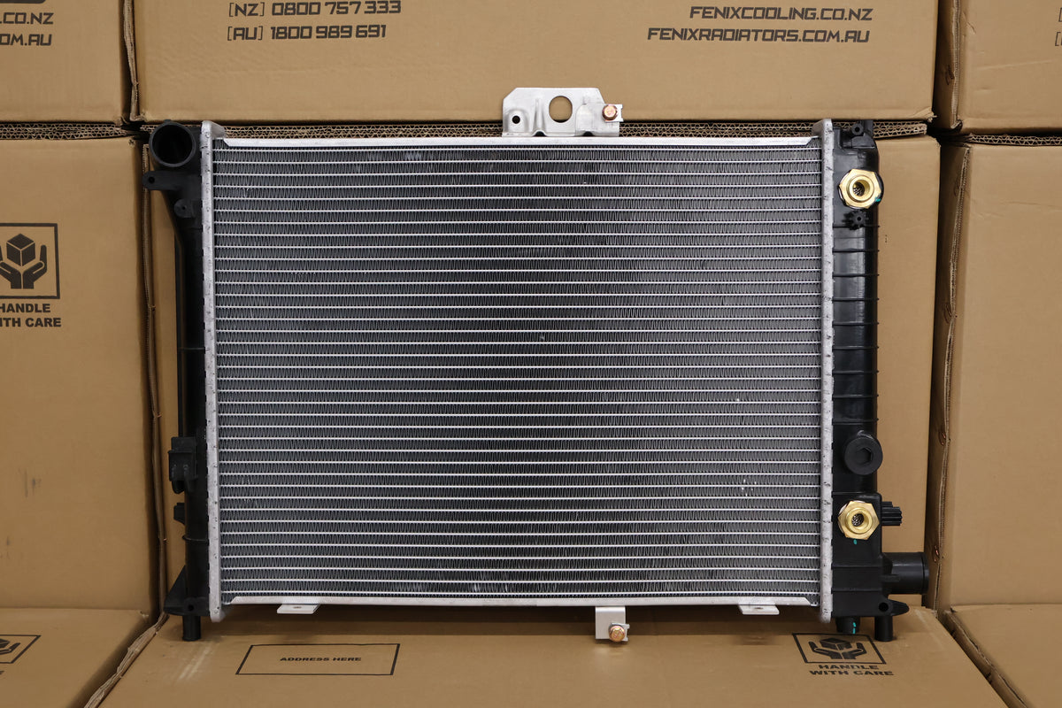 Saab Radiator Saab 9000 Petrol Radiator (SEP/1993 - DEC/1998). — fenixautoparts