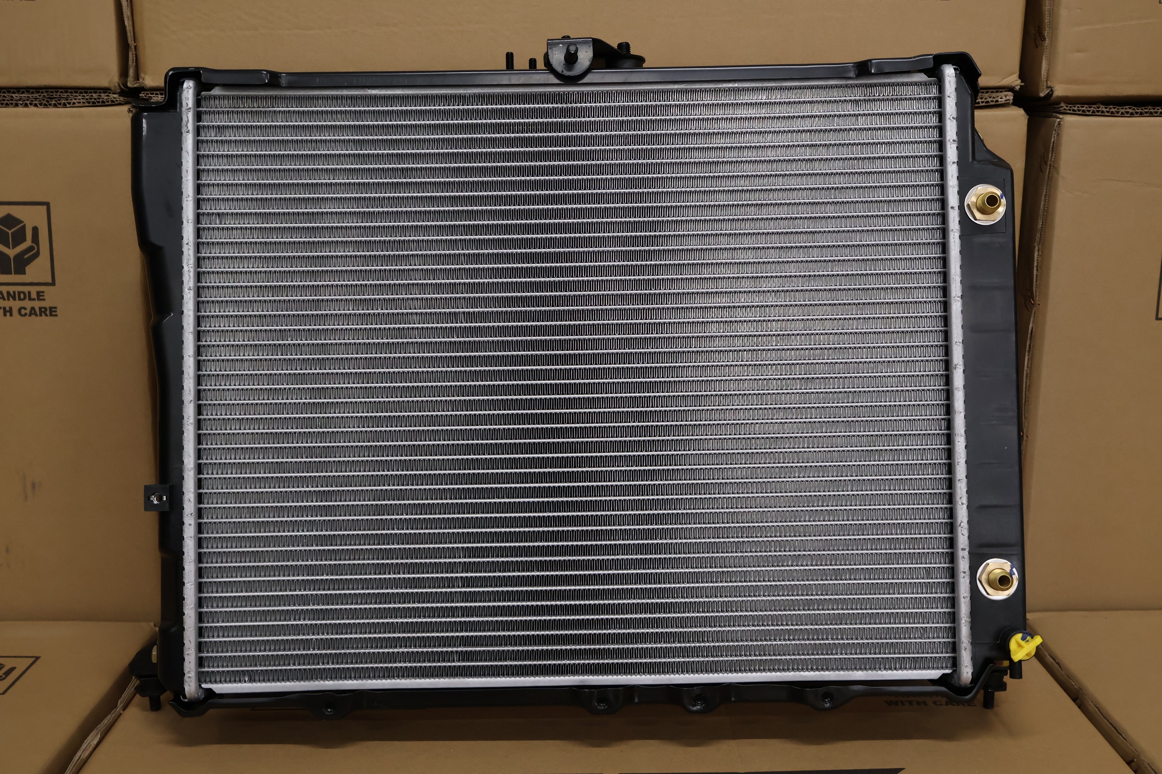 Toyota Hiace LH Series Diesel Radiator (AUG/1989 - FEB/2005). — Fenix ...