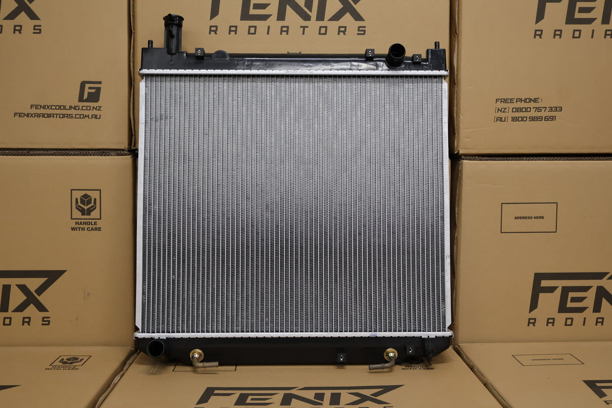 Toyota Hiace SBV Radiator. — Fenix Radiators
