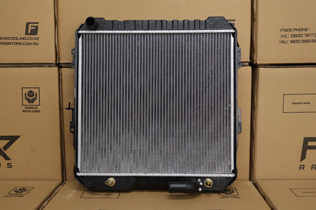 Toyota Hilux Surf LN130 Radiator (SEP/1988 - DEC/1998). — Fenix Radiators