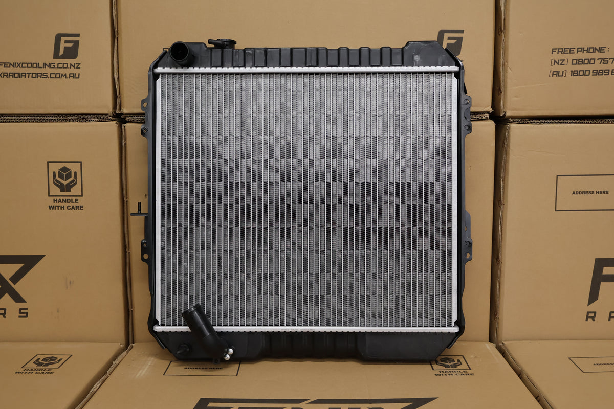 Toyota Hilux LN86 Radiator (NOV/1982 - DEC/1997). — Fenix Radiators