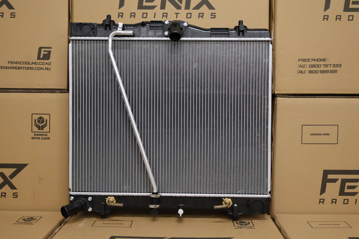 Toyota TRH Hiace Radiator (JAN/2005 - FEB/2015). — fenixautoparts