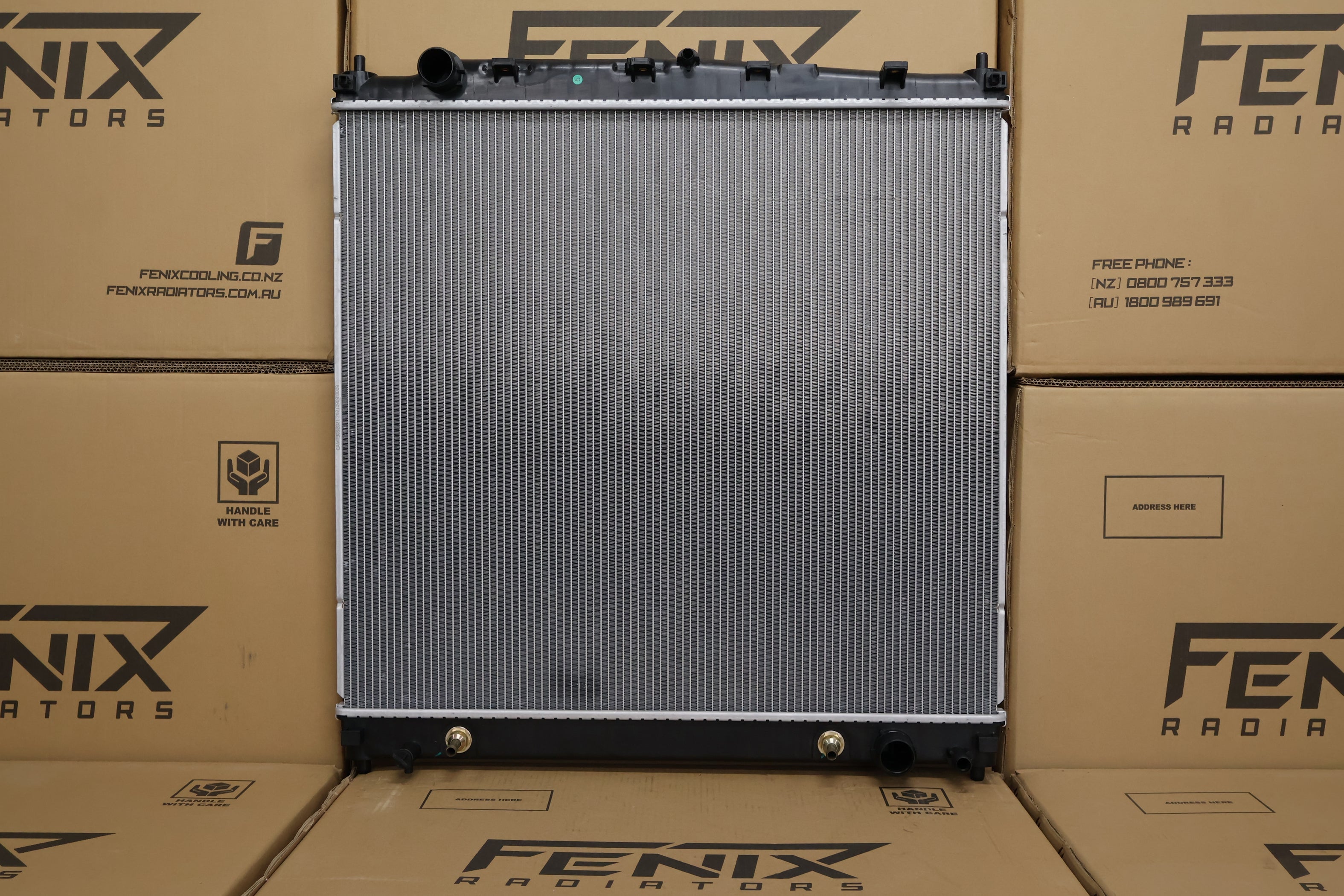 Toyota GDH Hiace Radiator. — fenixautoparts