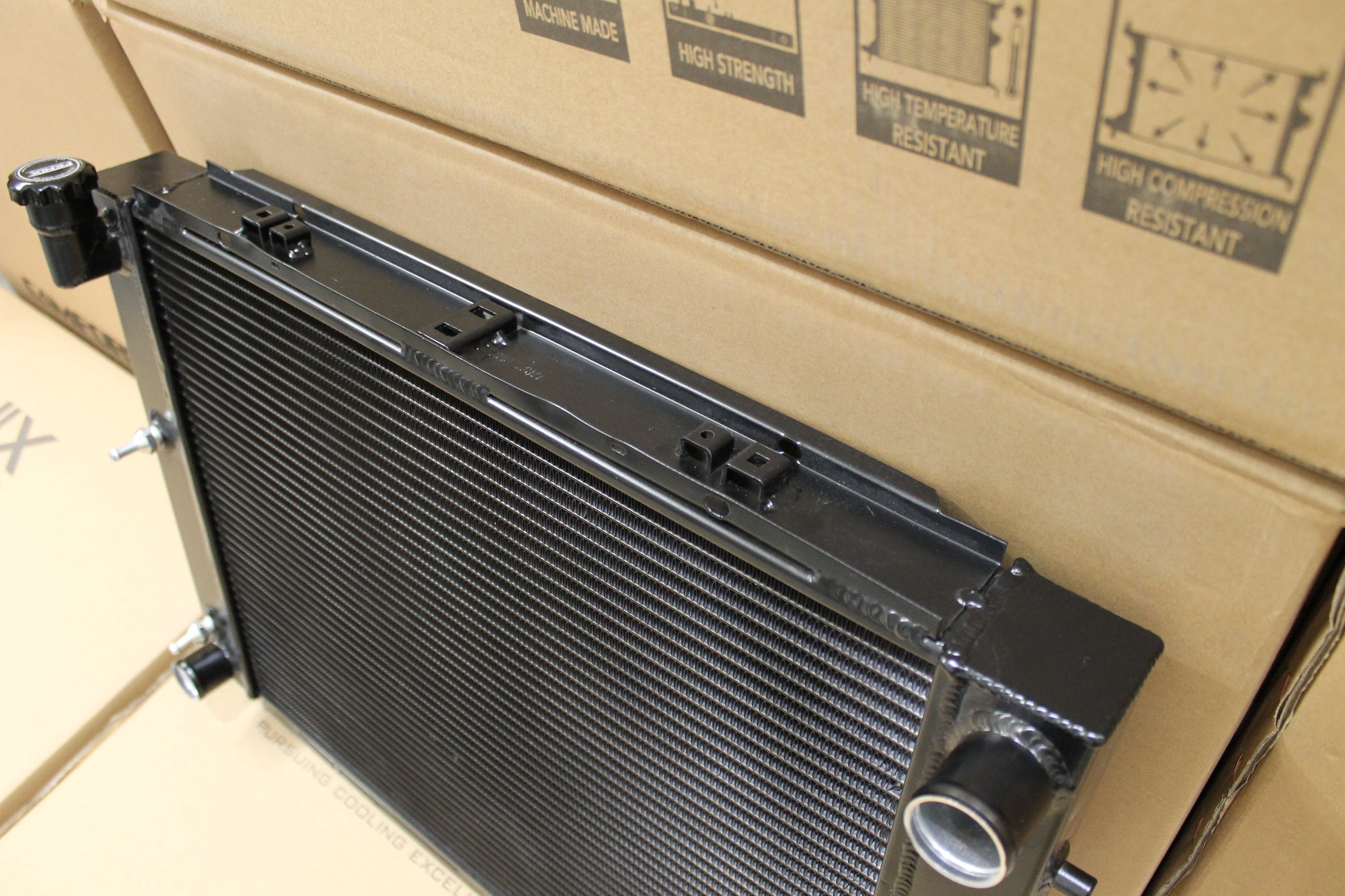 V Belt Radiator Holden VN-VP-VR-VS Commodore V8 Full Alloy Performance Radiator ...