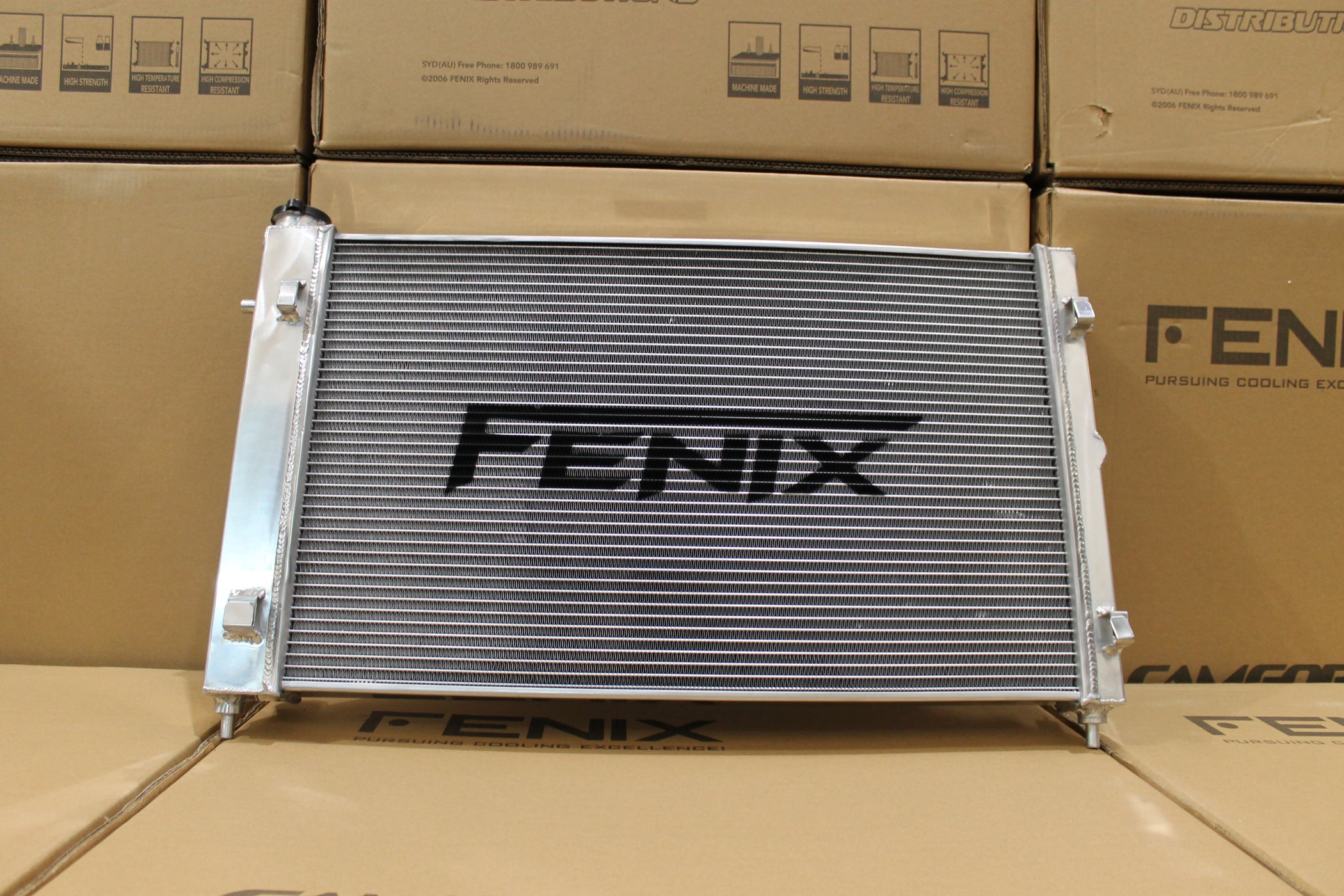 Holden VZ Commodore V8 Full Alloy Performance Radiator. — fenixautoparts
