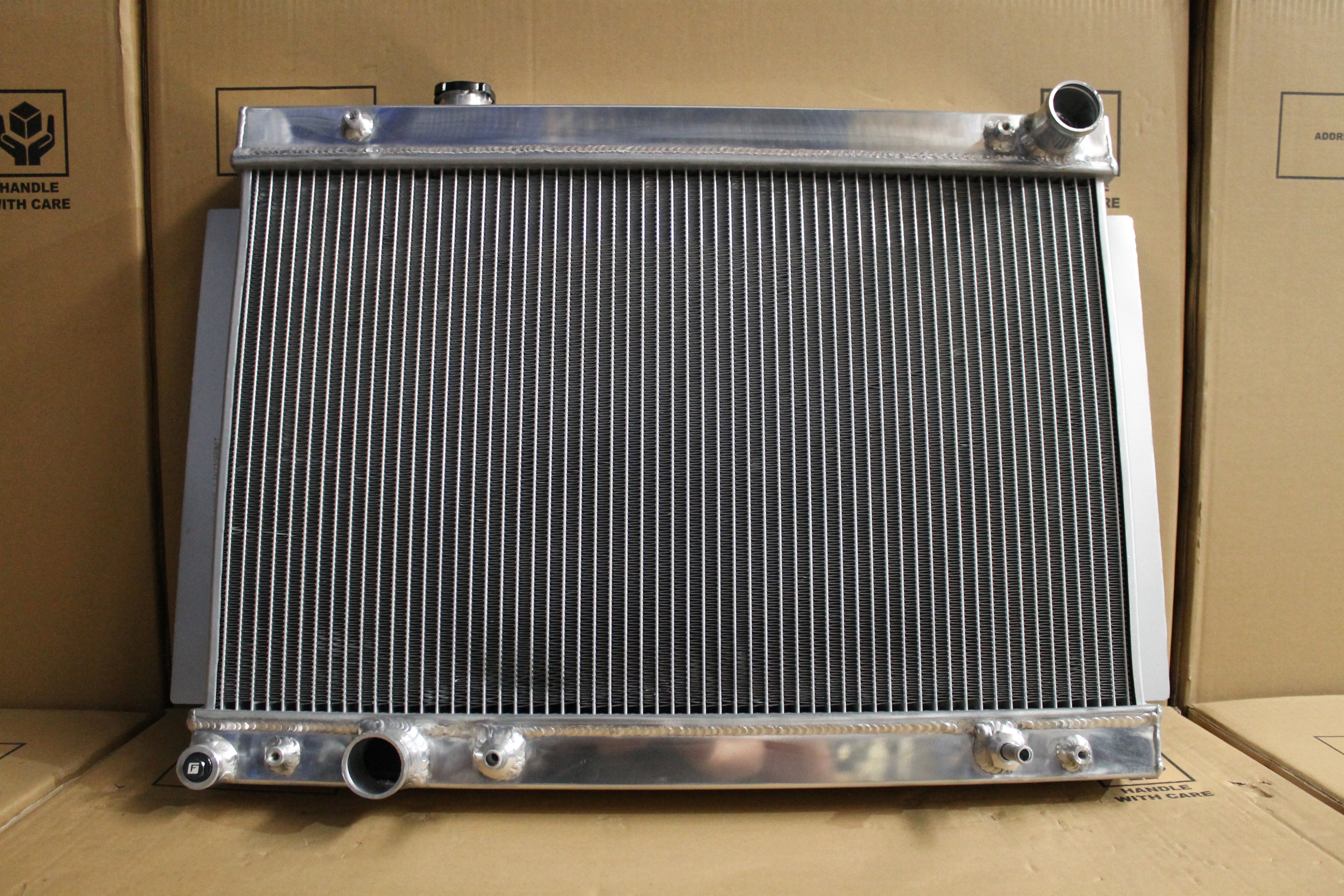 Holden Torana LH-LX-UC 253 - 308 V8 Full Alloy Performance Radiator Fa ...